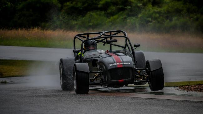 Caterham Superlight R 400
