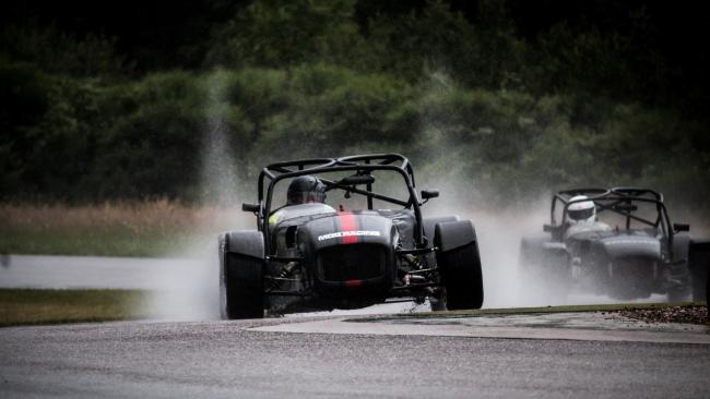 Caterham Superlight R 400
